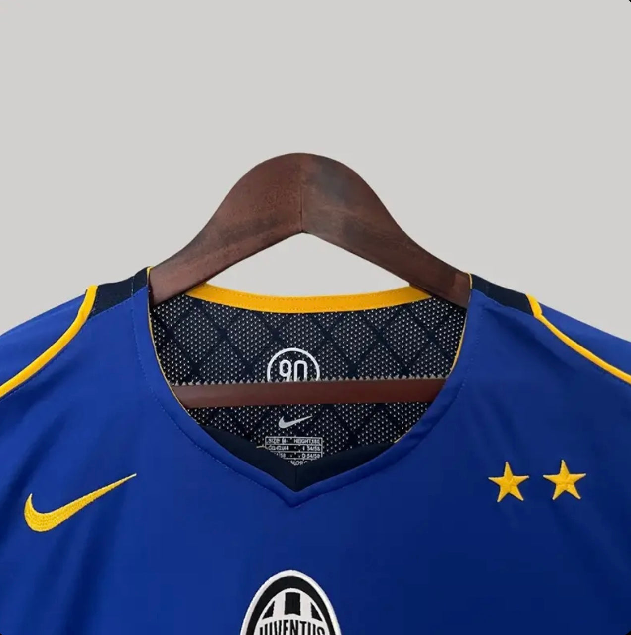 Juventus 2004-05 Away